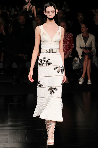 Look 12